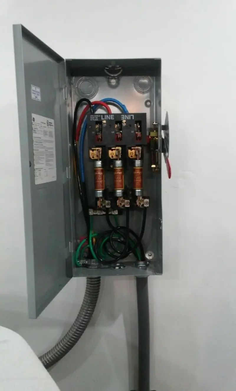 Three-phase disconnect switch installed for Smoke Detector Installation in Fort Lupton